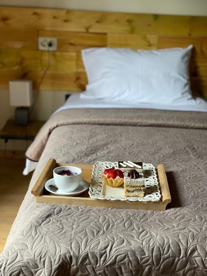 Hotel Ailama Местия Экстерьер фото