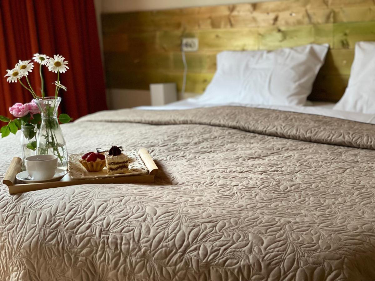 Hotel Ailama Местия Экстерьер фото