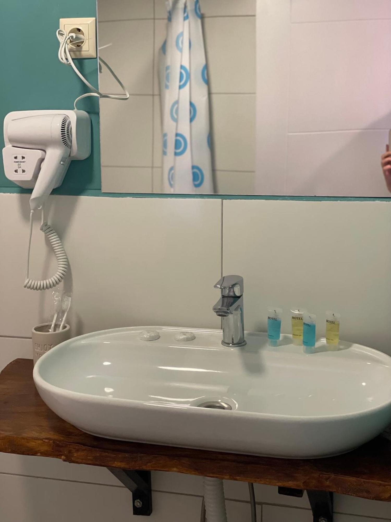 Hotel Ailama Местия Экстерьер фото