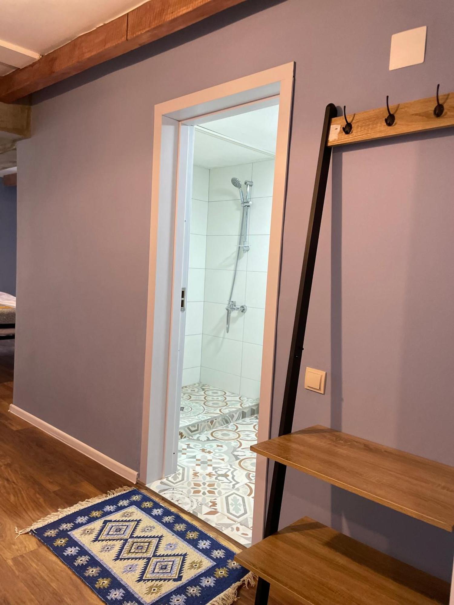Hotel Ailama Местия Экстерьер фото